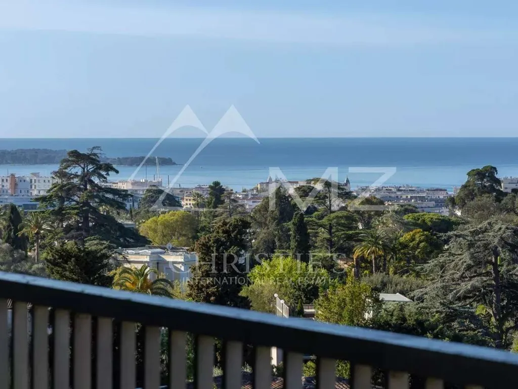 Balcon - Appartement Luxueux avec Vue Mer à Cannes