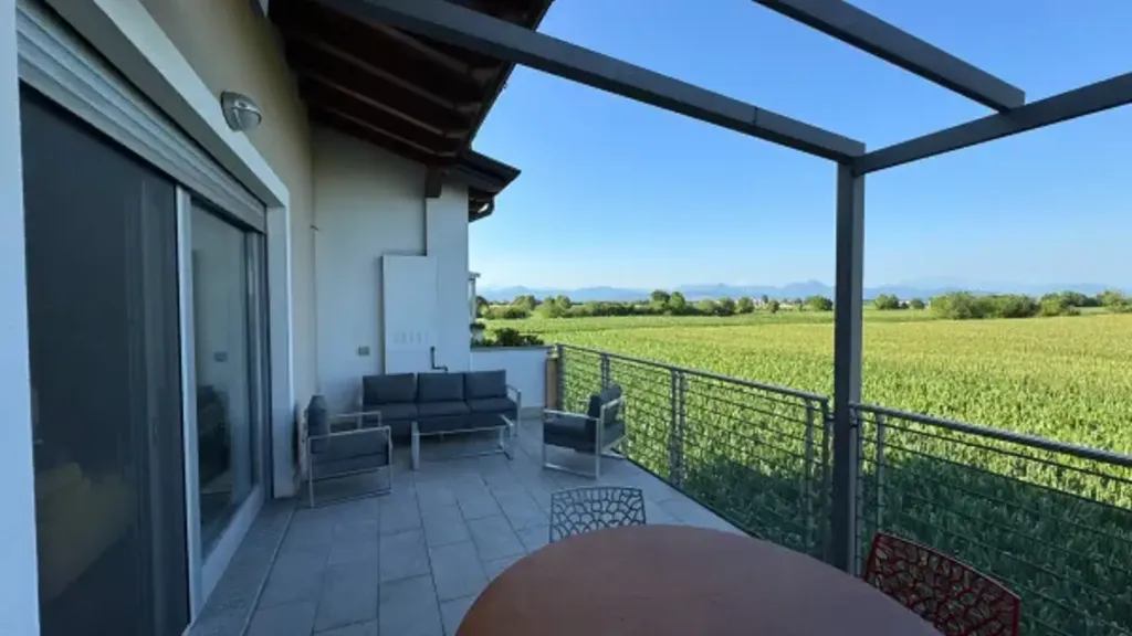 Terrass - Modern Apartment with Mountain View in Cortenuova