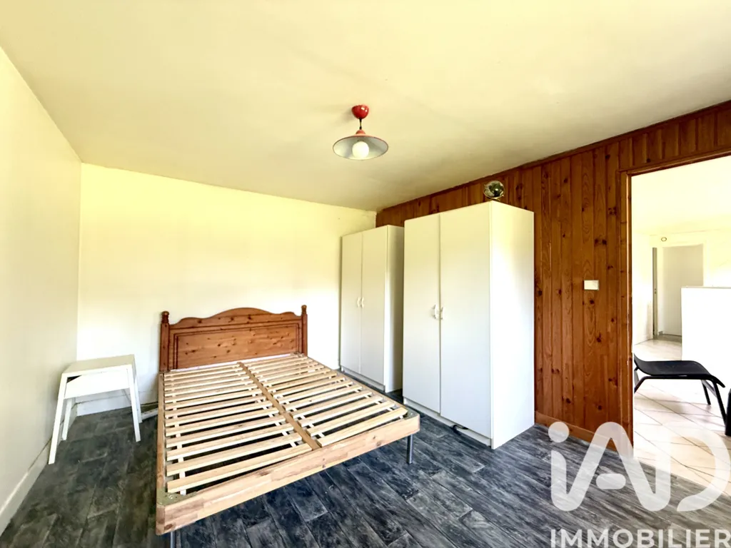 Chambres - Maison de Plain-Pied avec Jardin à Igny
