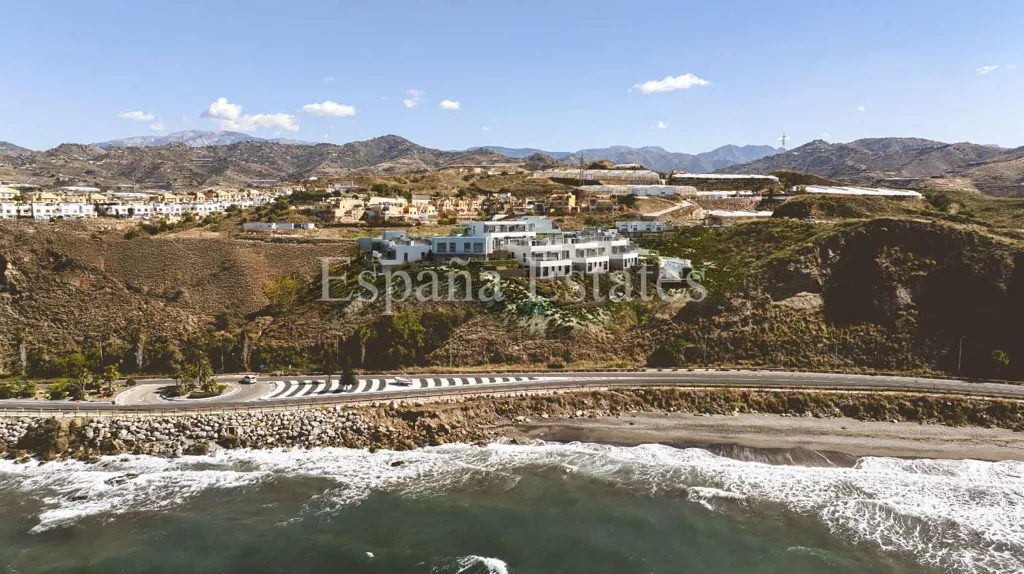 Semi-Detached Villa with Sea View in Lagos