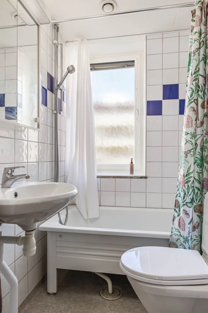 Salles de bain - Apartment with Balcony in Tannefors, Linköping