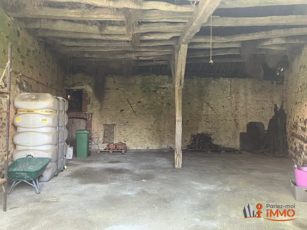 Garage - Maison en Pierres avec Grange à Treigny