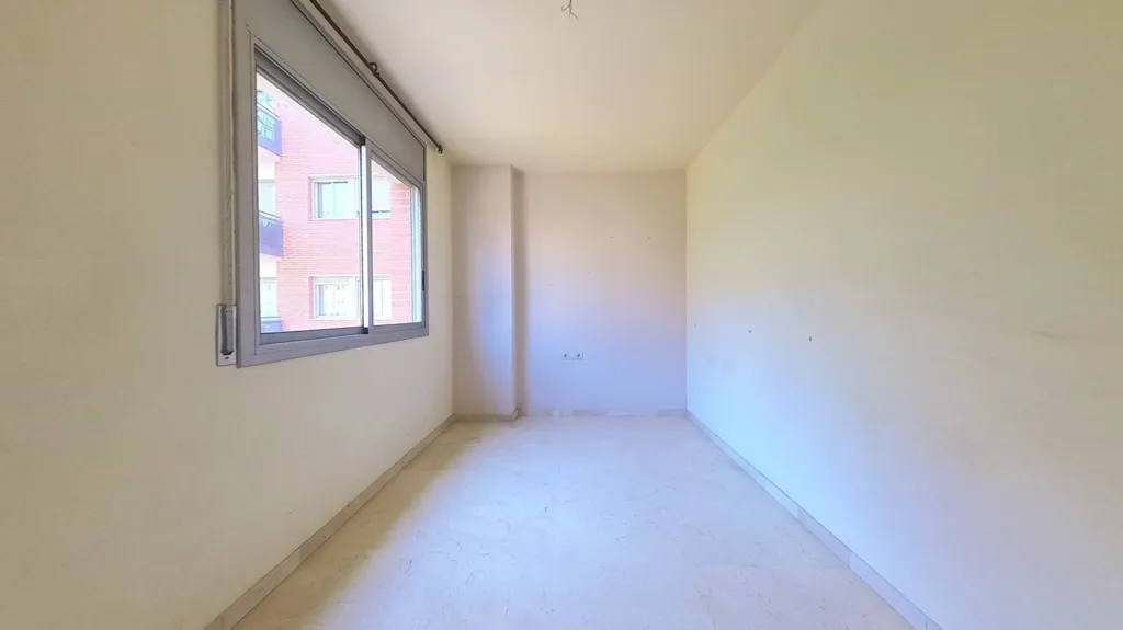Toad - Occupied Flat with Terrace in Sabadell
