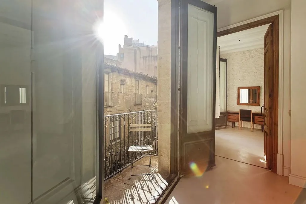 Rõdu - Luxury Apartment with Courtyard in Gothic Quarter