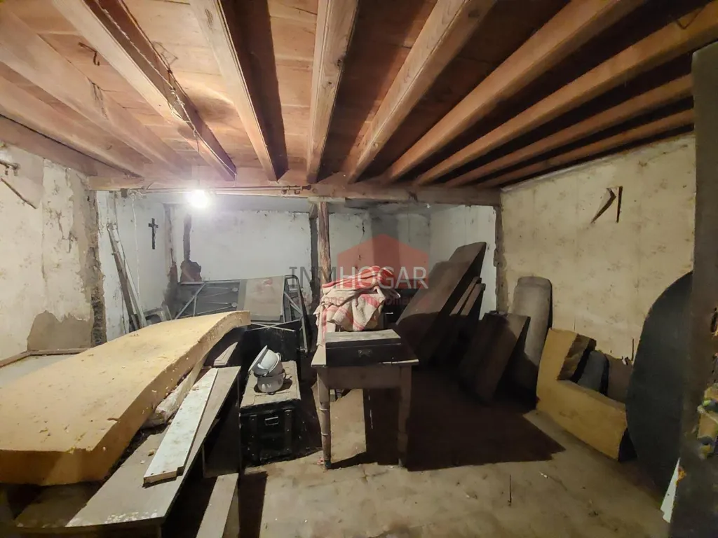 Lavanderia - Large Plot House for Renovation in Muñosancho