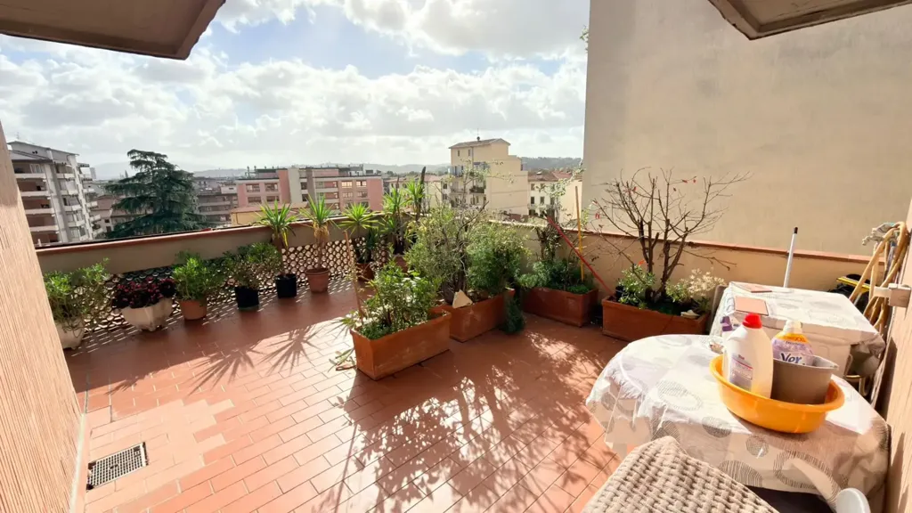Rõdu - Penthouse with Panoramic Views in Florence