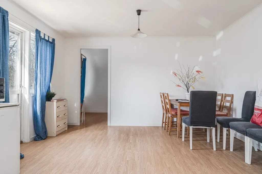 Salle à manger - Fully Let Terraced House with Nature Near Ånge