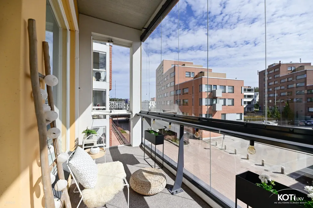 Rõdu - Corner Flat with Glazed Balcony in Saunalahti