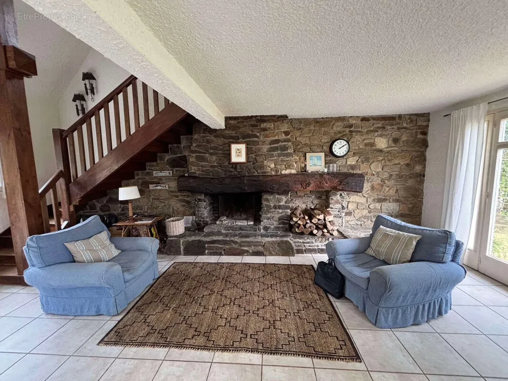 Elutuba - 1970s House with Sea View in Perros-Guirec