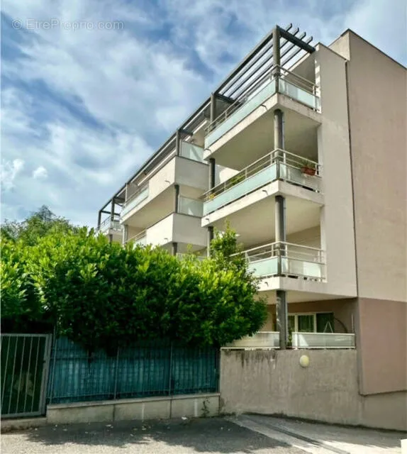 Extérieur - Appartement T3 avec Balcon et Garage à Ferney-Voltaire