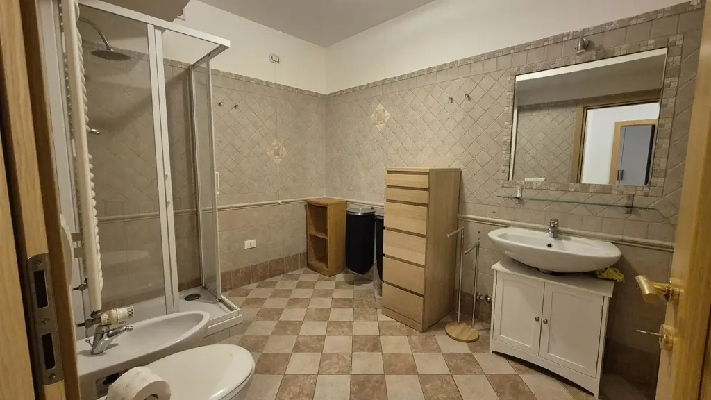 Bagni - Historic Bilocale with Piazza View in Trieste