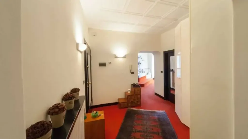 hallway_entrance