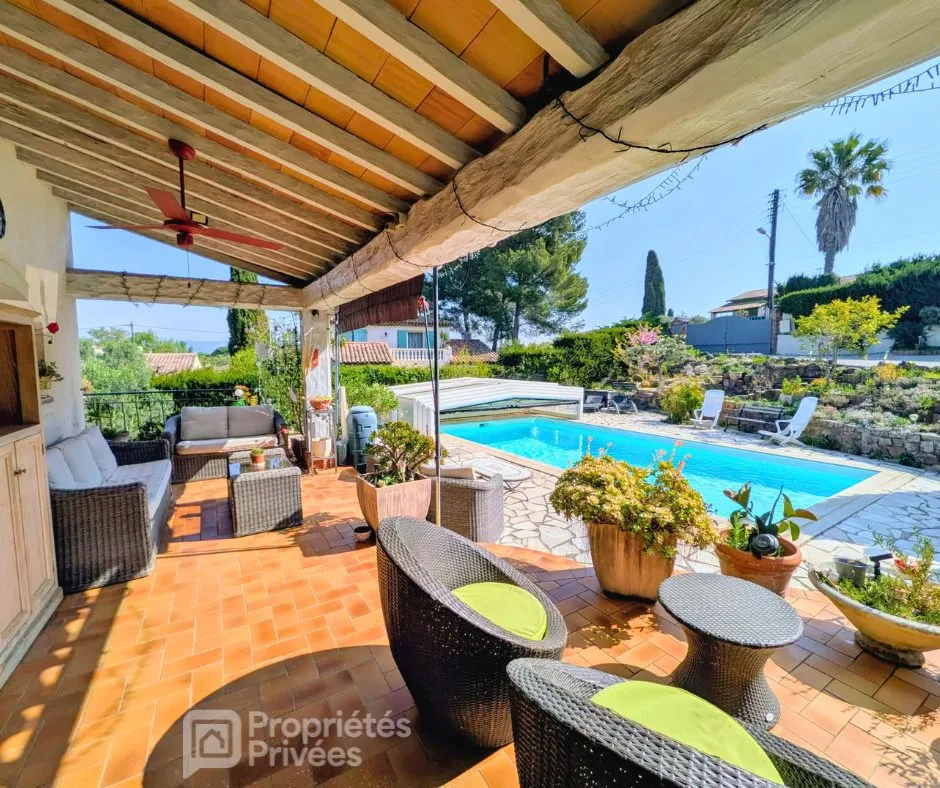 Bassein - Traditional Villa with Pool in Quiet Setting