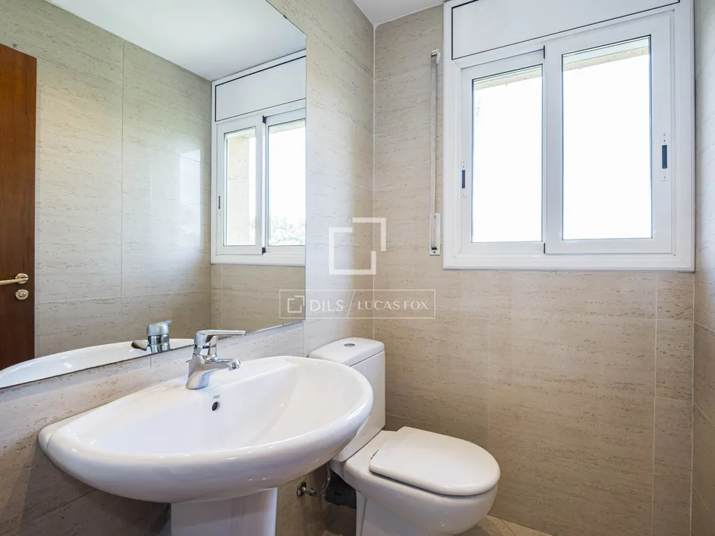 Salles de bain - Luxury Villa with Pool in Sant Cugat