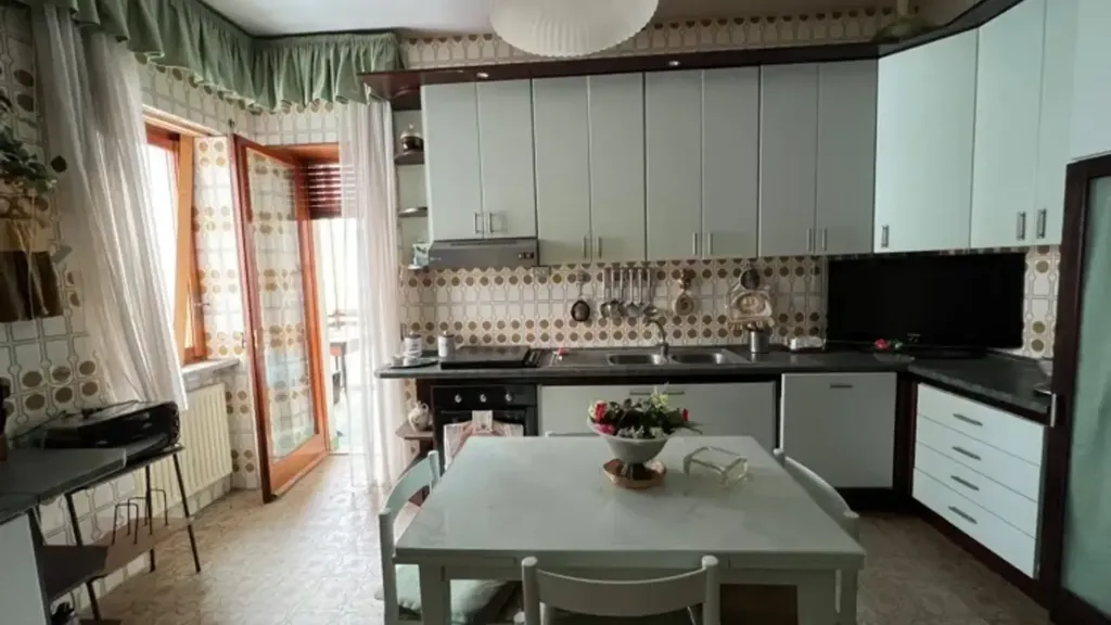 Salle à manger - Spacious Apartment with Dual Entrance in Rende