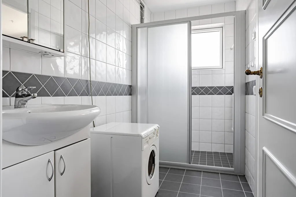Salles de bain - Apartment with Balcony and Gym in Norrköping
