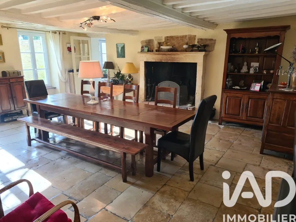 Salle à manger - Villa de Luxe avec Jardin à Vaux-sur-Aure