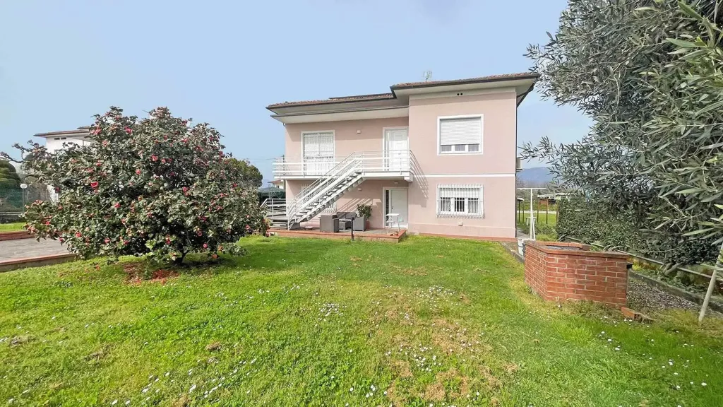 Extérieur - Rustic Villa with Solar Panels in Lucca