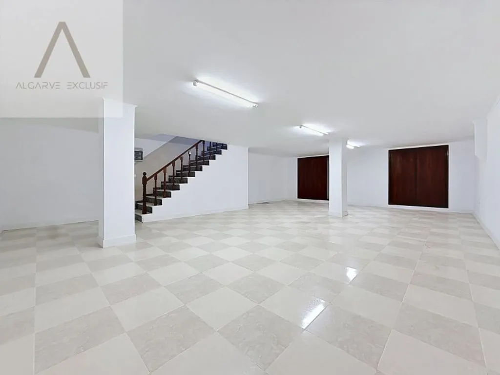 Garage - Renovated Villa with Pool in Olhão