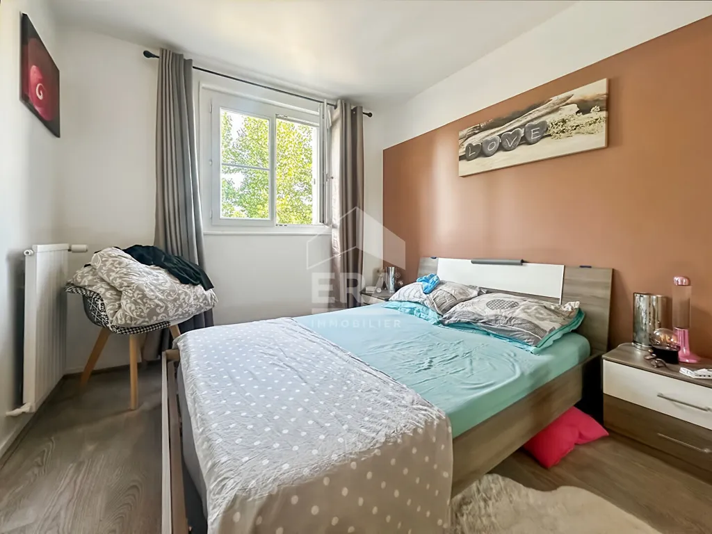 Chambres - Appartement 4 Pièces avec Balcon à Reims