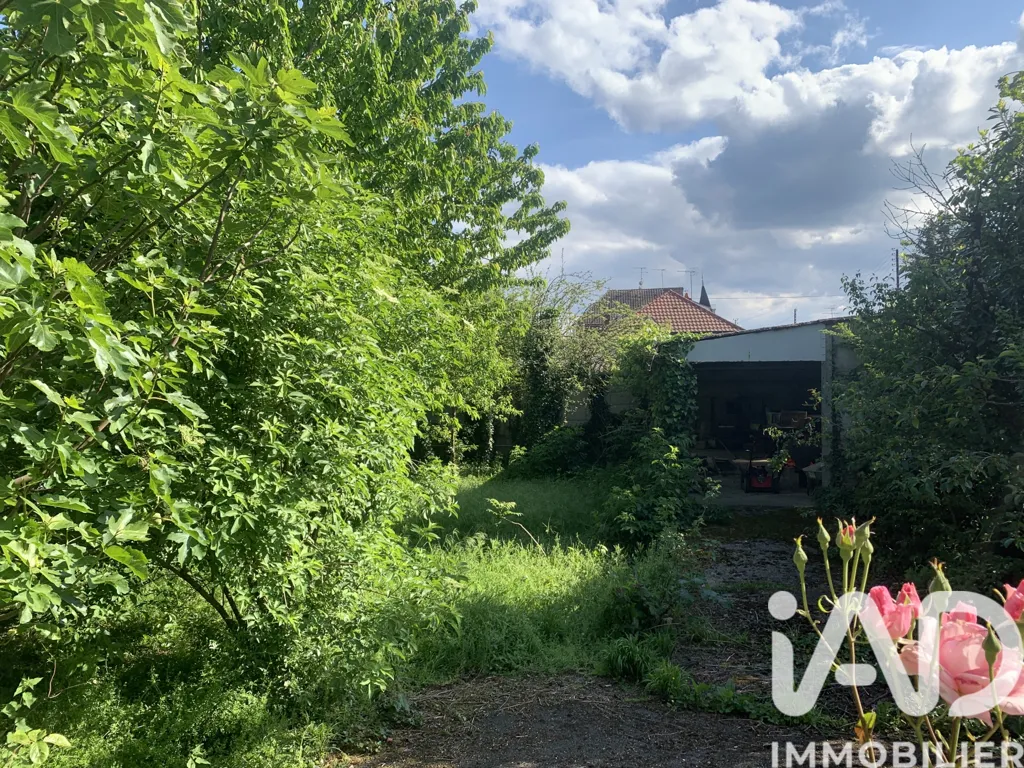 Jardin - Maison de Plain-Pied avec Jardin à Levroux