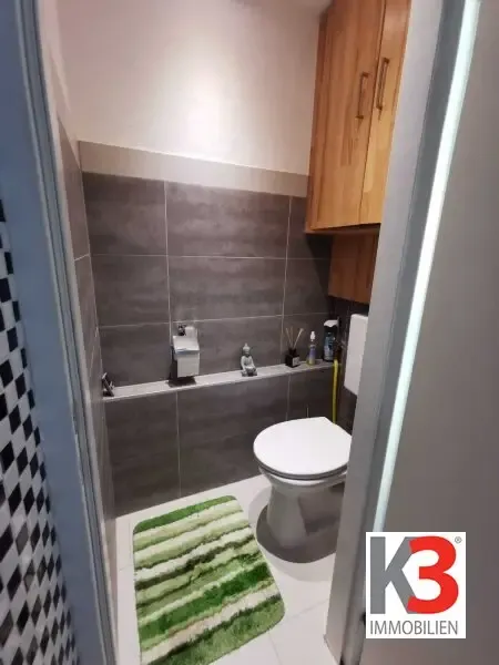 Salles de bain - Barrier-Free Bungalow with Workshop in Quiet Area
