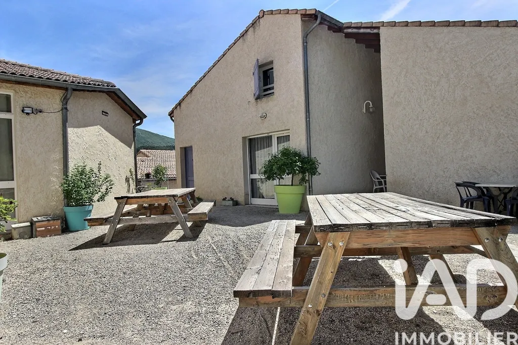 Jardin - Maison de Caractère avec Terrasse à Sédéron