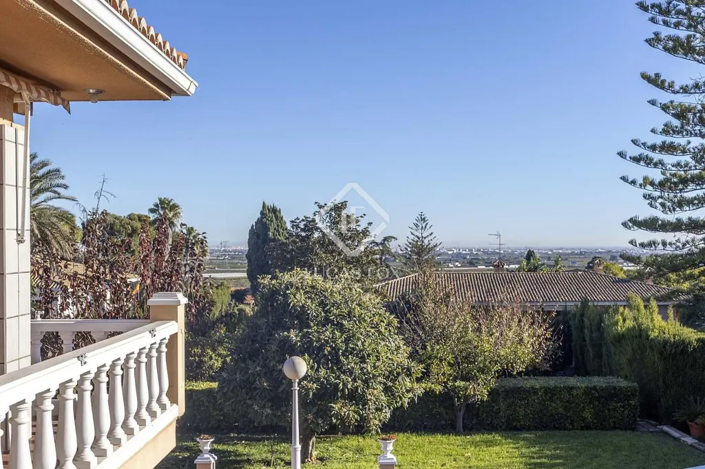 Aed - House with Albufera Views in Picassent