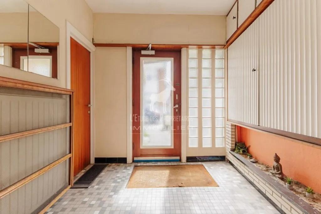 hallway_entrance