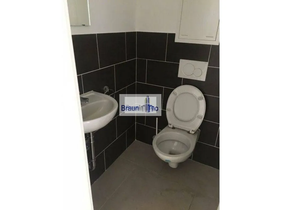 Salles de bain - Local Commercial Neuf avec Vitrines à Esch-sur-Alzette