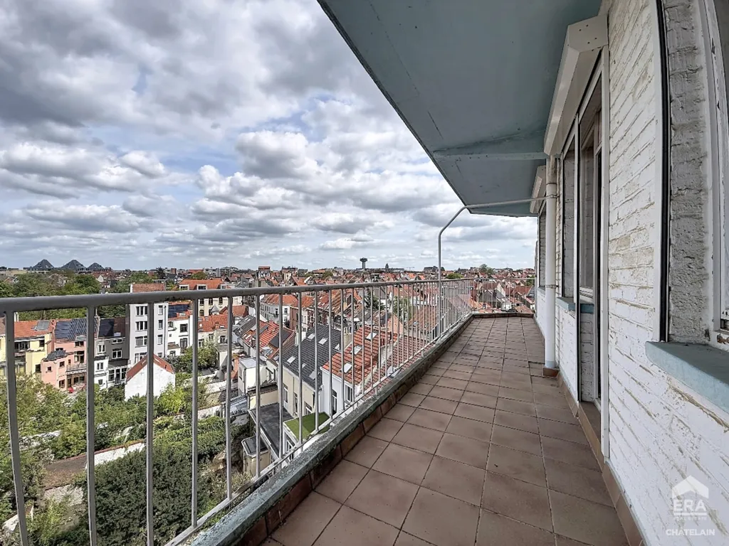 Rõdu - 3-Bedroom Apartment with Terrace in Brussels