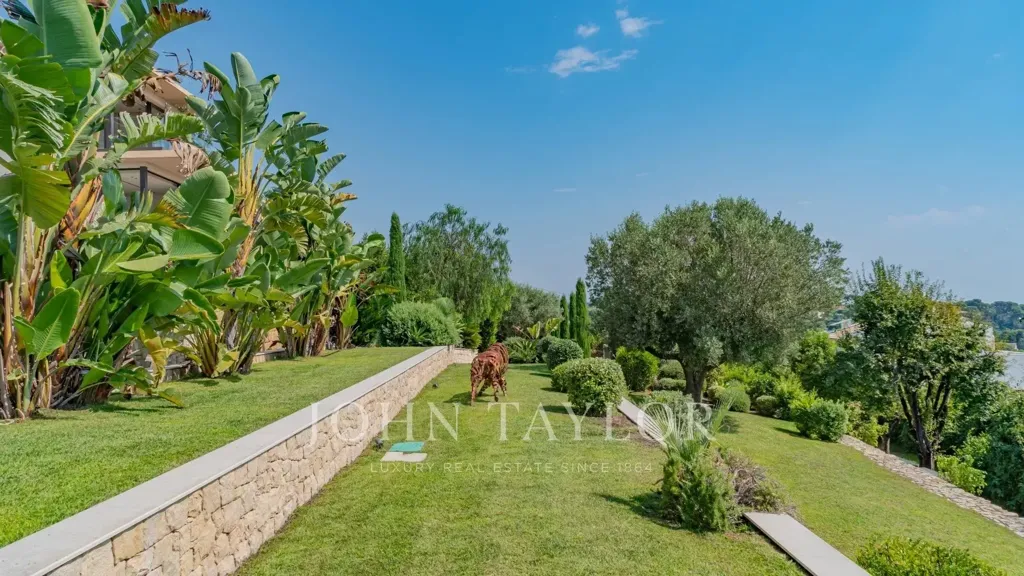 Jardin - Villa Luxueuse avec Vue Mer à Golfe-Juan