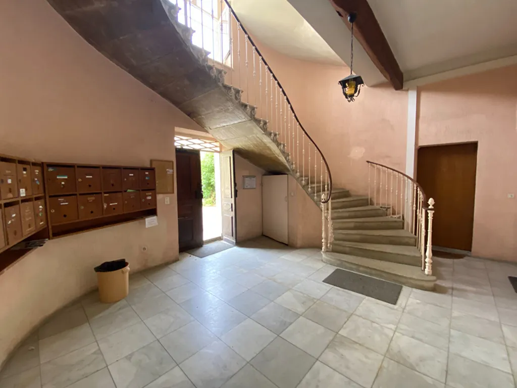 Esik - Studio with Balcony in Château du Tremblay