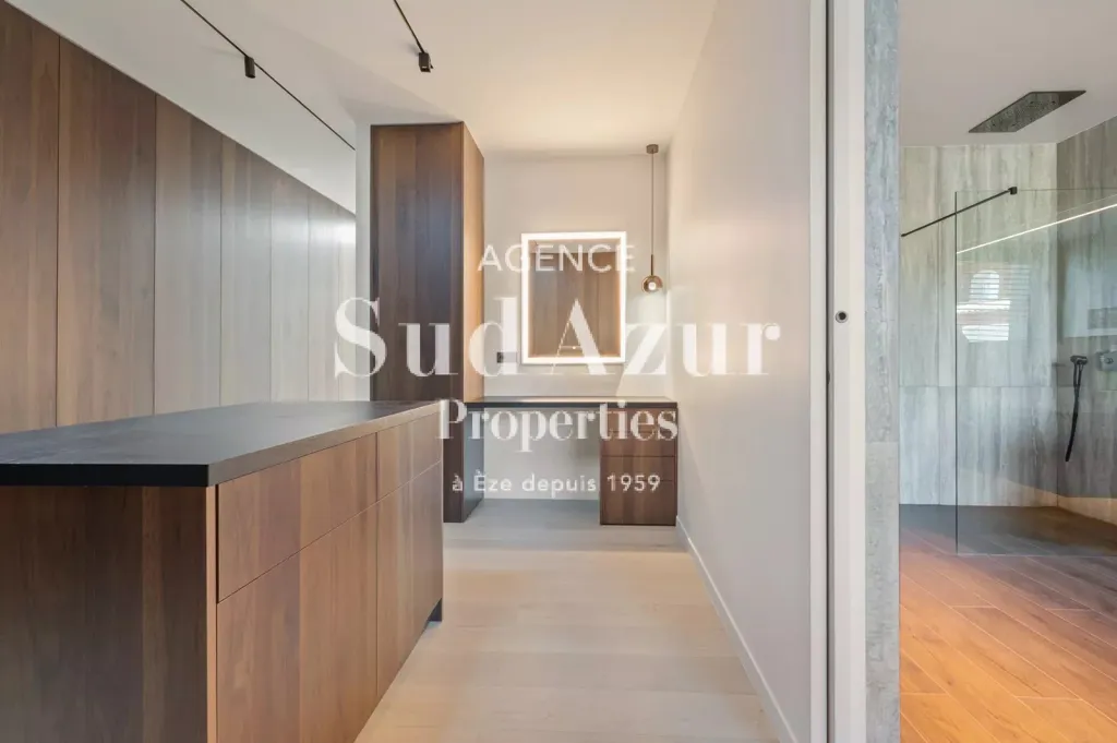 Salles de bain - Villa Contemporaine avec Vue Mer à Èze