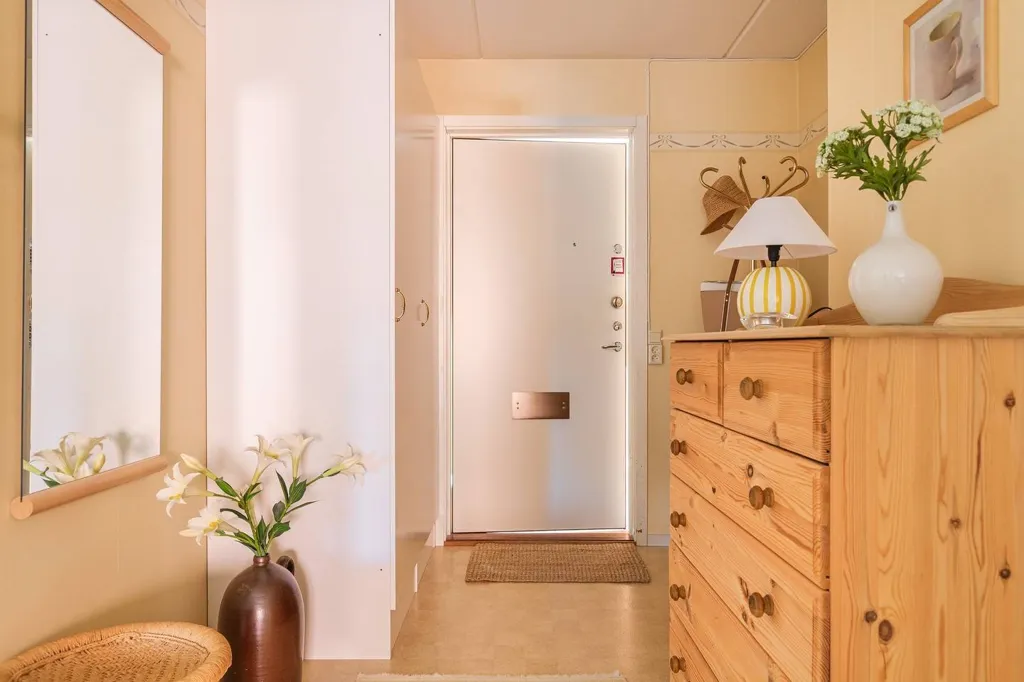 Esik - Bright Apartment with Balcony in Stenkumlet