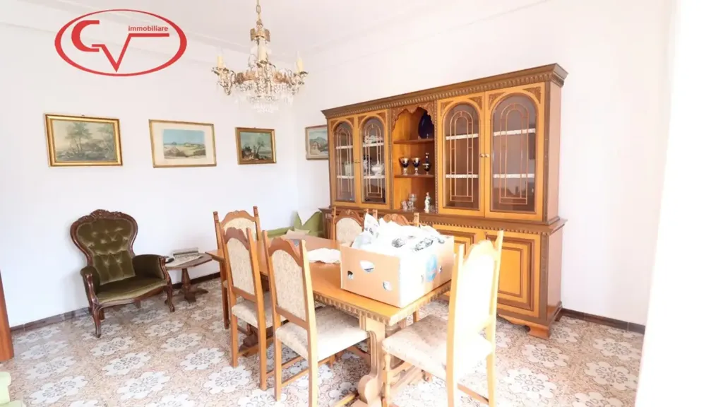 Salle à manger - Trifamiliare Villa with Garden in Montevarchi