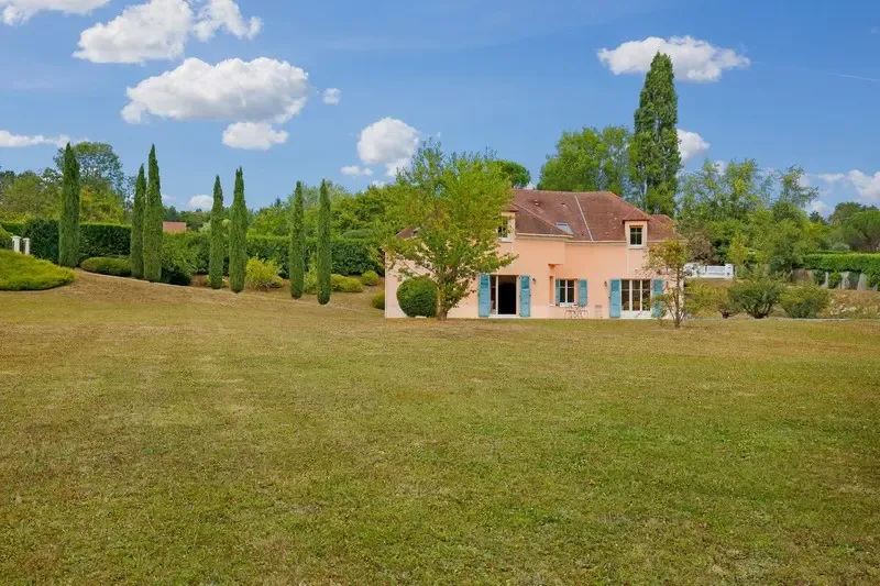Garden - Prestigious House with Pool in Chambourcy