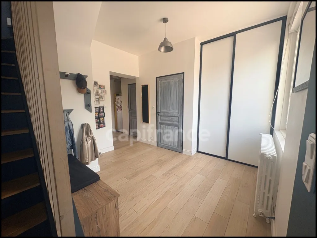 Entrée - Maison en Brique et Silex avec Terrasse à Oissel