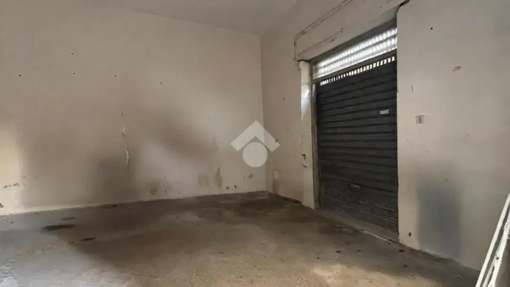 Garage - Quadrilocale with Historical Features in Bari
