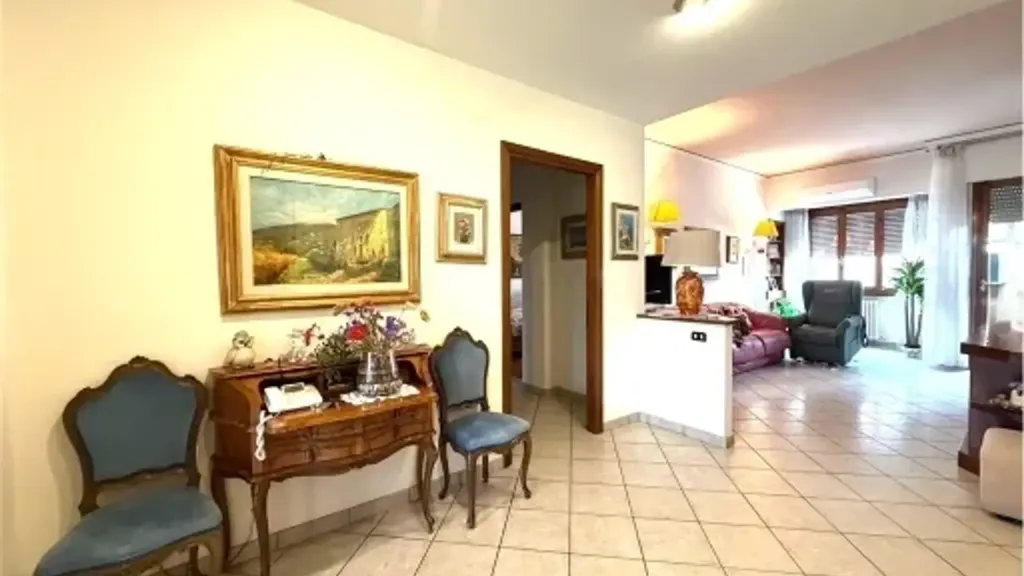 Esik - Apartment with Terrace in Florence