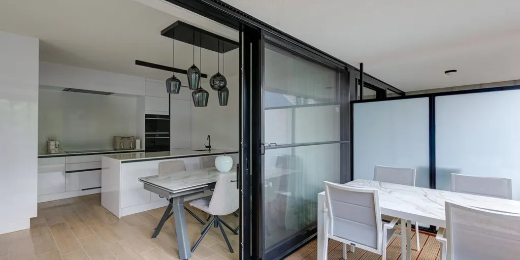 Söögituba - Luxury Apartment with Terrace in Bilzen Centre