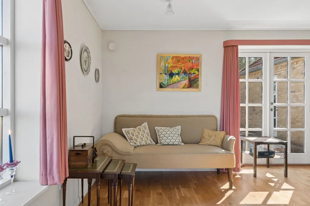 Soggiorno - Elevated Villa with Garden Views near Ellinge