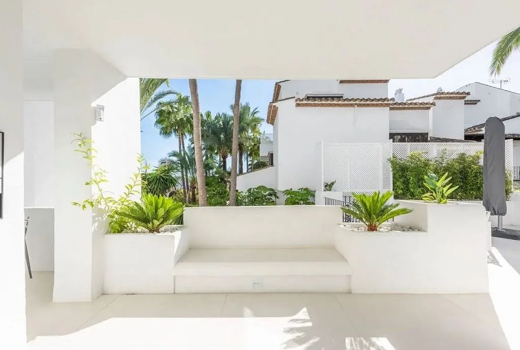 Terrass - Duplex with Pool in Marbella's Golden Mile
