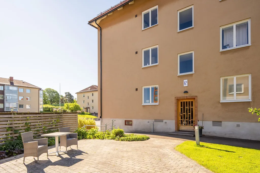 Aed - Updated Apartment with Balcony in Västermalm