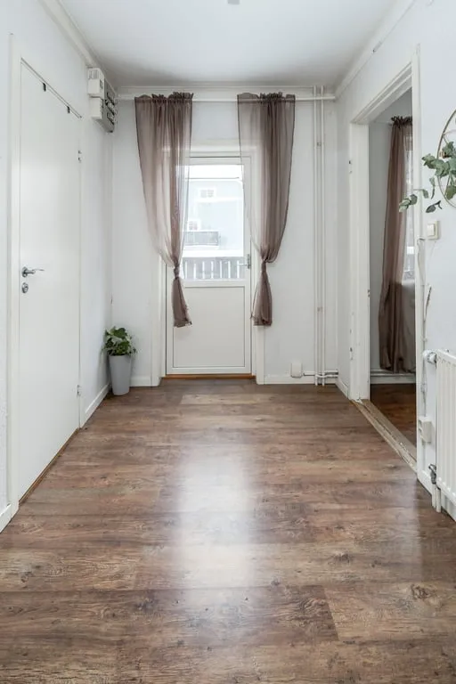 Soggiorno - Stable Rental Property with 16 Units and Garage