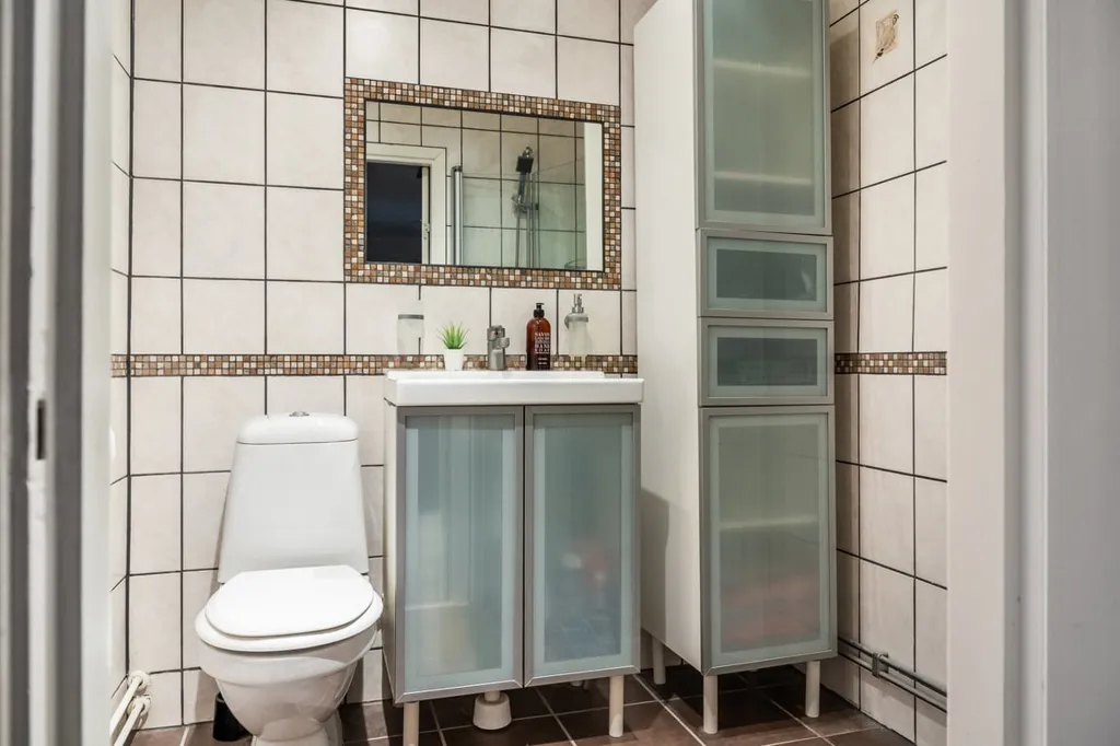 Salles de bain - Apartment with South-West Balcony in Quiet Area
