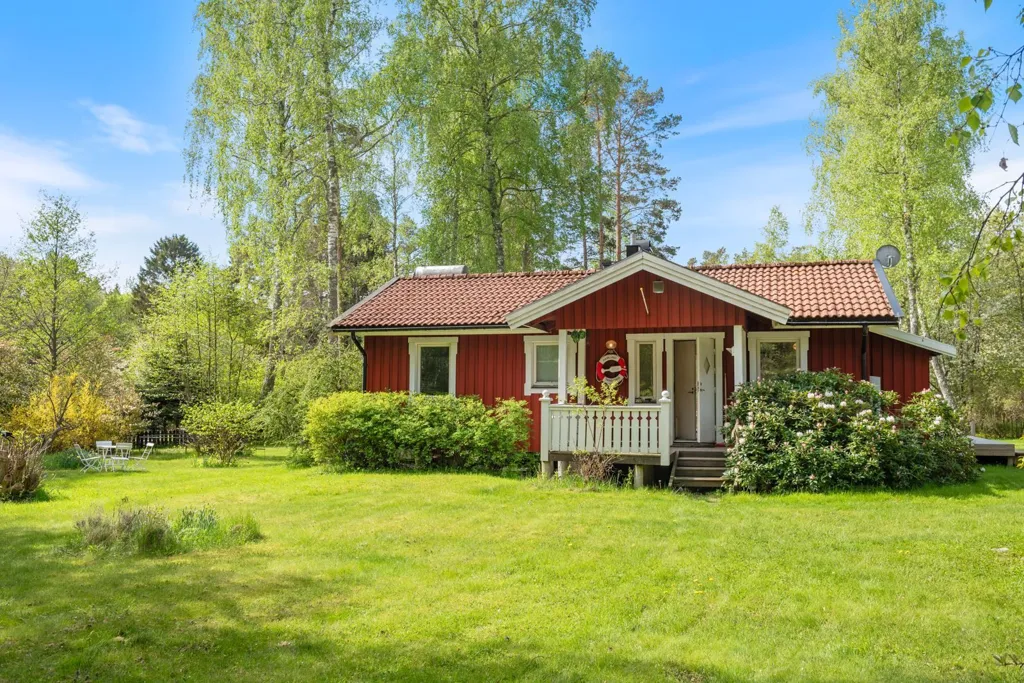 Giardino - Well-Maintained Cottage with Garden in Runmarö