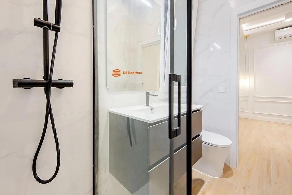 Vannitoad - Modern Flat with A/C in Retiro District