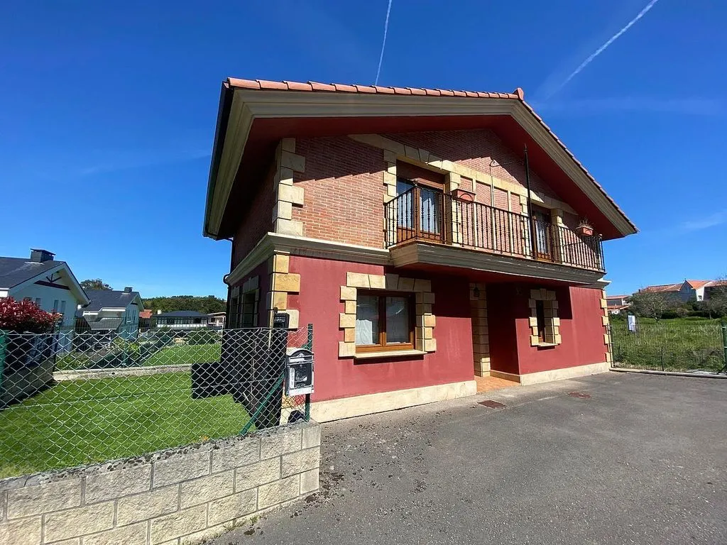 Exterior - Chalet with Pool and Terraces in Islares