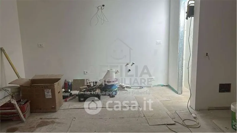 Pièces - T2 Flat with Independent Entry in Ancona